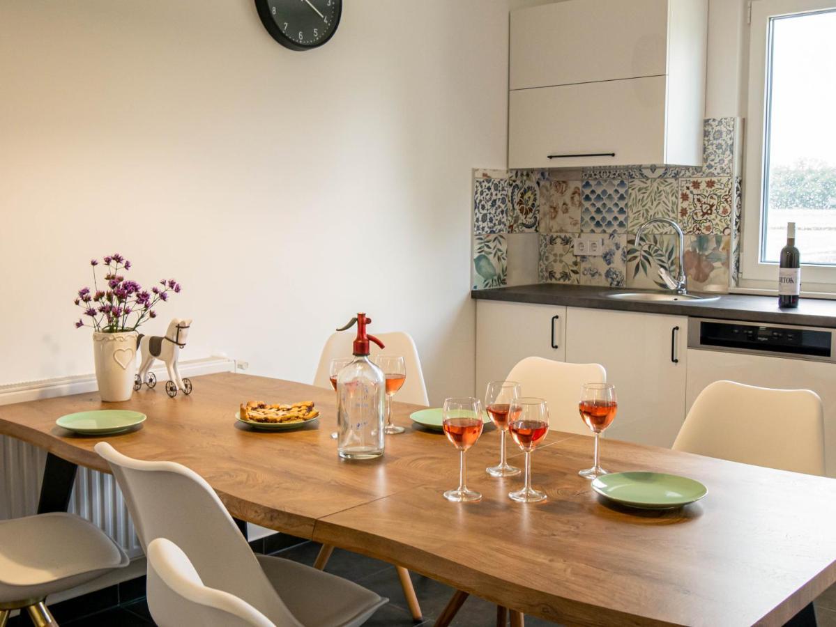 Ugo Apartman Halászi Eksteriør billede