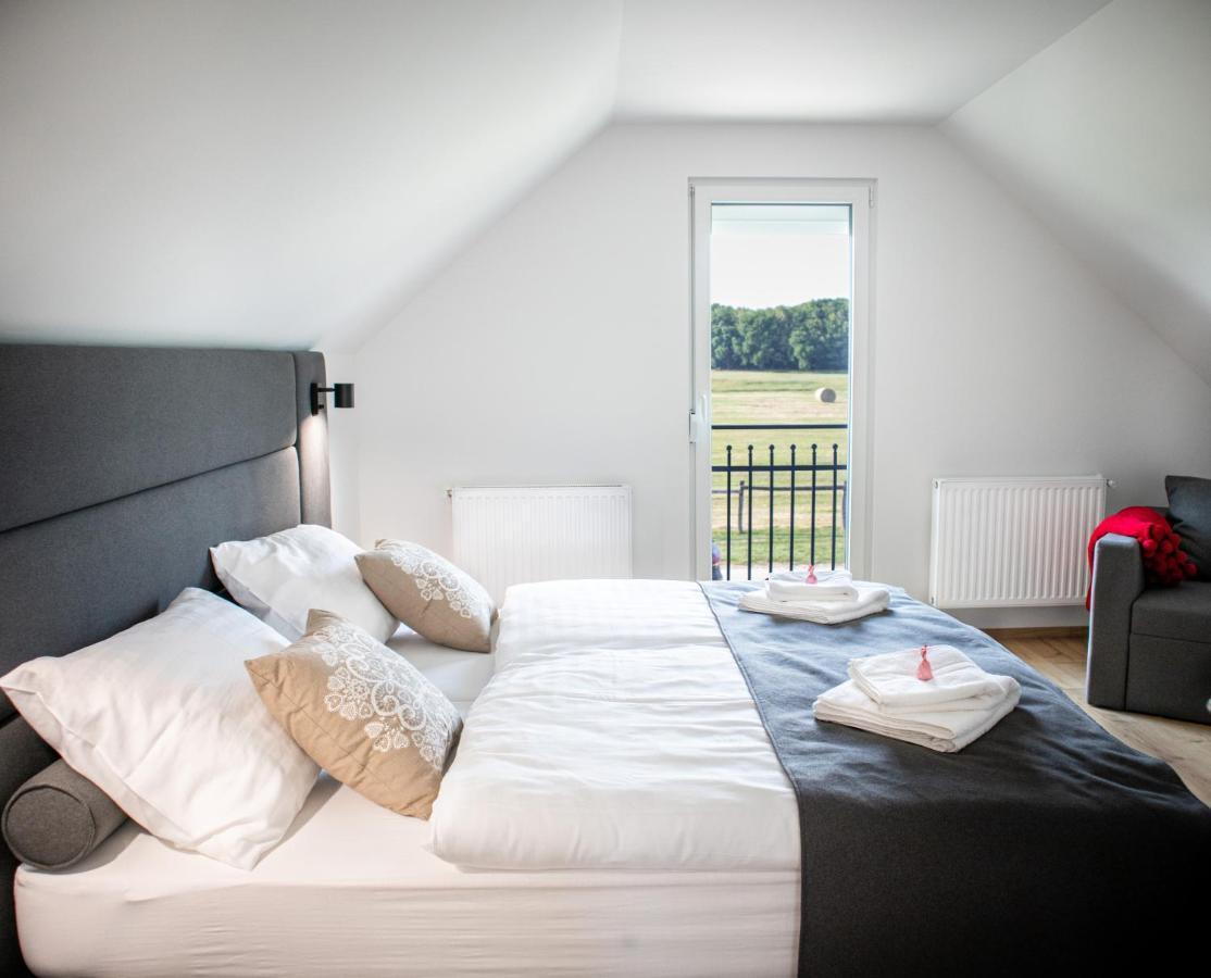 Ugo Apartman Halászi Eksteriør billede