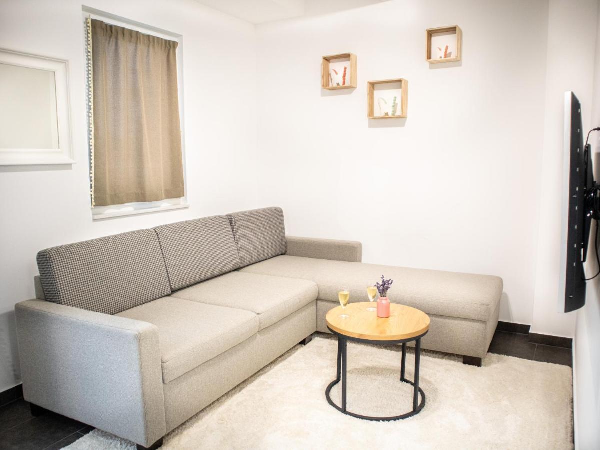 Ugo Apartman Halászi Eksteriør billede